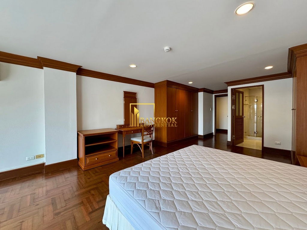 picture Large 4 Bedroom Duplex Apartment in Phrom Phong - BR21290AP - 38/55