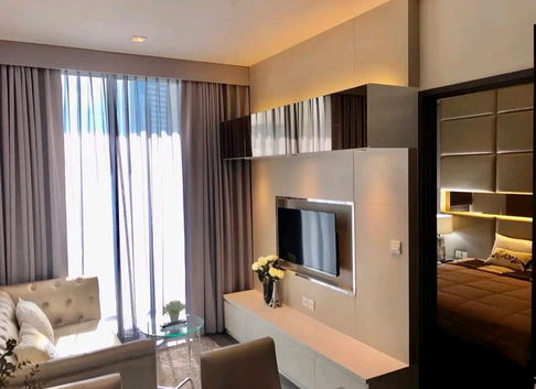 Edge Sukhumvit 23 | Near BTS Asoke