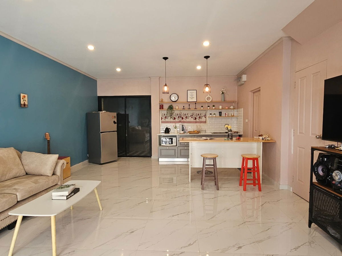 picture Town Home For Rent // Viridian Prompt - 16/18