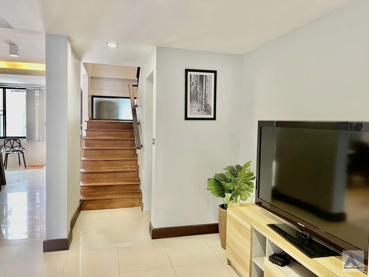 รูป 🔼🔽 AccomA 📩 Sunlit family home with private garden and pool in Sukhumvit (AA24620) - รูปที่ 6/15