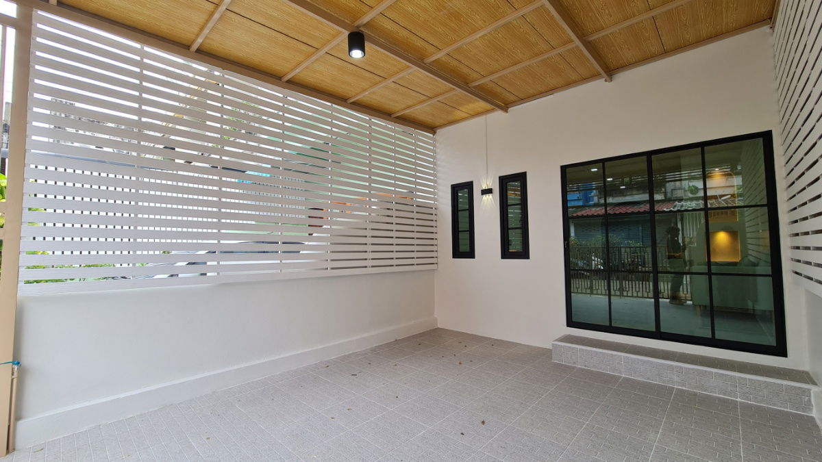 รูป S339 🏡 ขายด่วน ทาวน์เฮาส์ 2 ชั้น หมู่บ้านอินทราวิว เพียง 1,790,000 บาท พรีโอน - รูปที่ 4/20