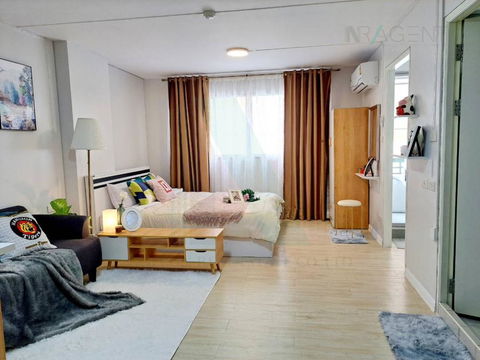For rent, Lumpini Center Ladprao 111 STUDIO, 6th floor, Building G, near Vejthani Hospital.