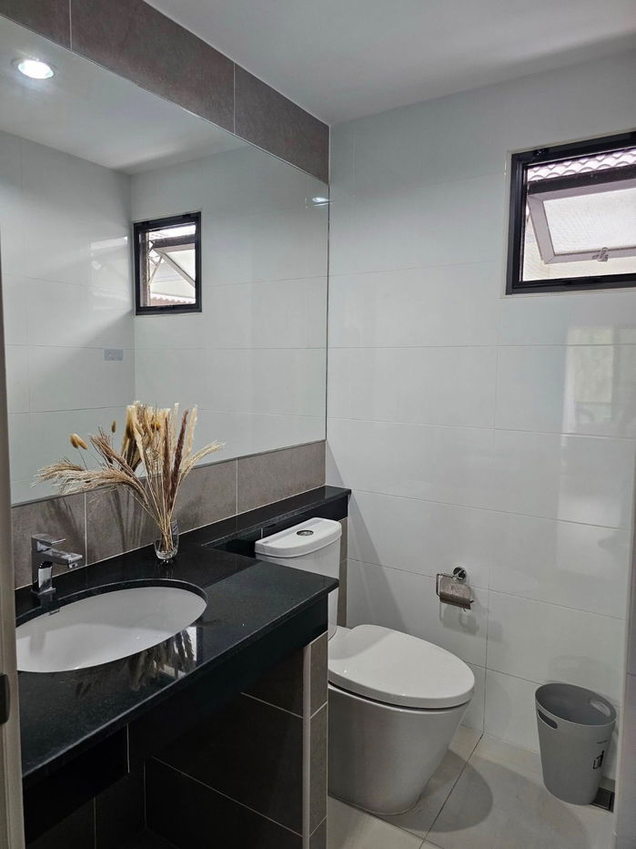 รูป บ้านเดี่ยวให้เช่า บ้านติดถนนหลักโครงการ 3 ห้องนอน 3 ห้องน้ำ ตกแต่งครบพร้อมเข้าอยู่  - รูปที่ 9/19