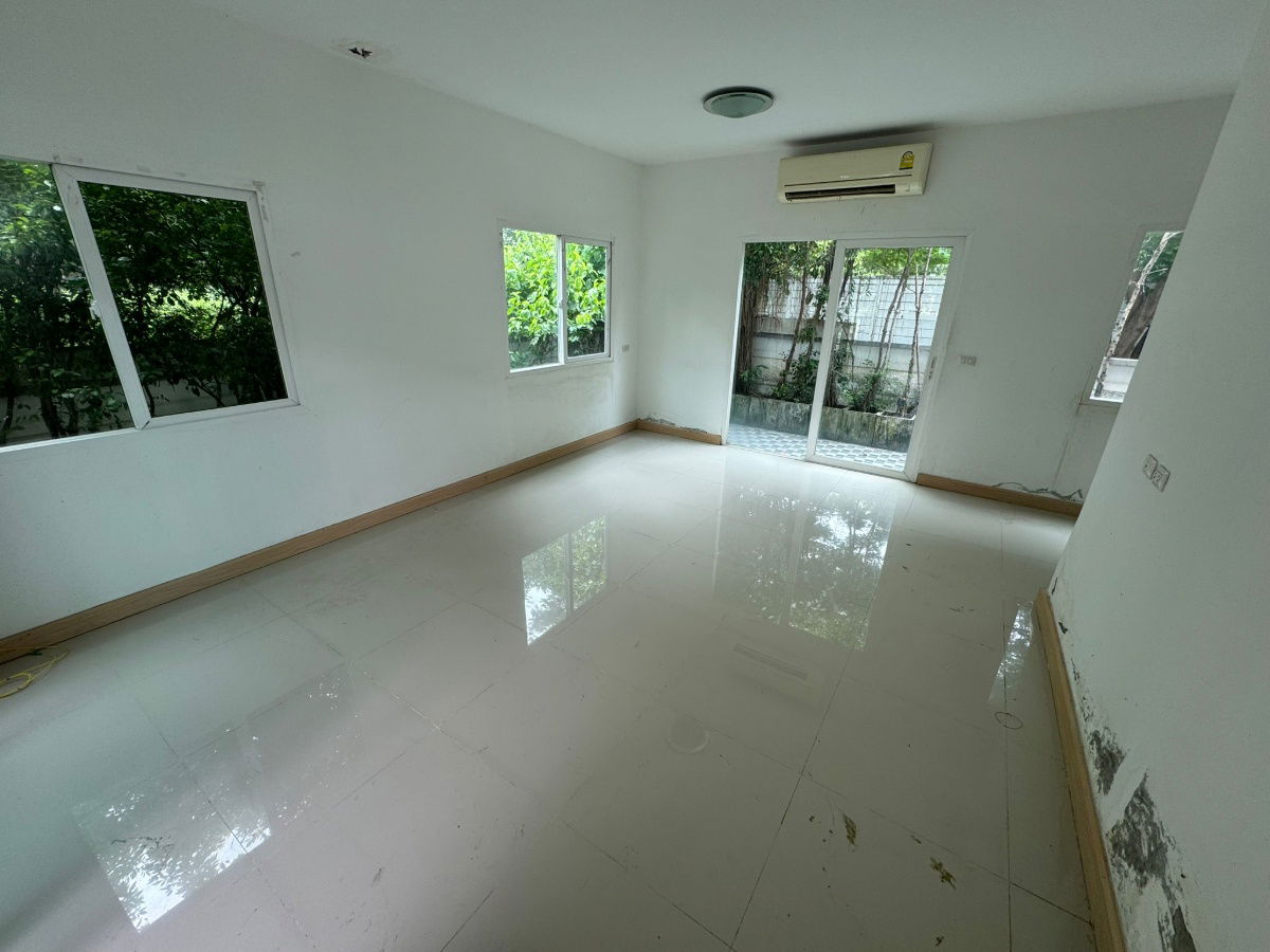รูป ขายด่วน ทาวน์เฮ้าส์ 2 ชั้น คาซ่า ซิตี้ Casa City ดอนเมือง เนื้อที่ขนาด 25.20 ตารางวา 3ห้องนอน 2ห้องน้ำ หลังมุม ติดสวน ถนนเมน เดินทางสะดวก  - รูปที่ 5/10