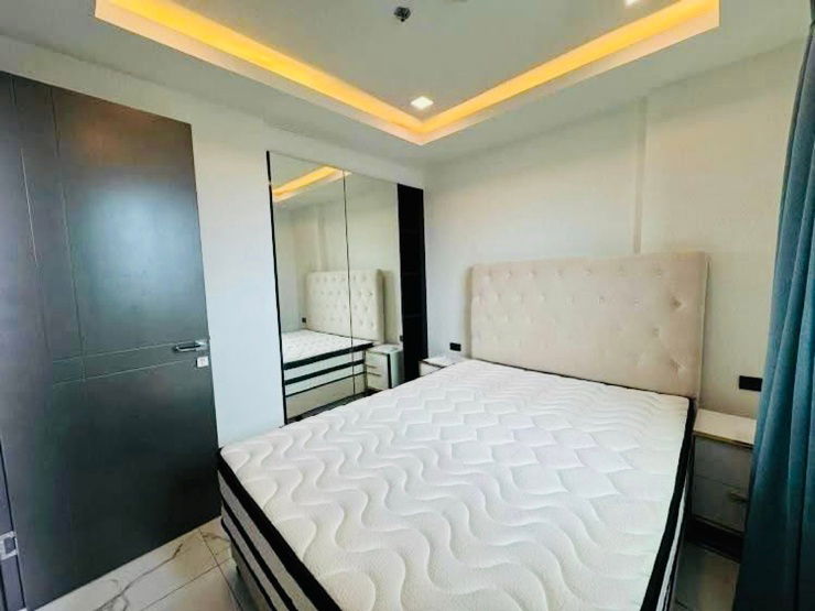 picture Why buy this unit? Quiet, private, good atmosphere, views both day and night. - 7/20