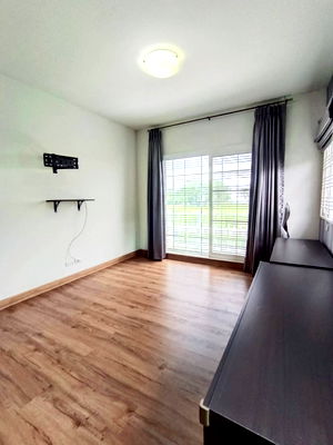 ขายบ้านเดี่ยว : บ้านเดี่ยวสวย ทำเลดี ภัสสร ปทุมธานี 345 หน้าบ้านไม่ชนกับใคร