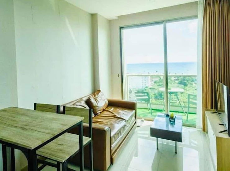 picture A luxury condominium near the beach, located in the heart of Jomtien’s most popular residential area. Convenient access, great atmosphere perfect  - 5/16