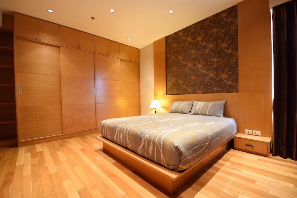 picture #S4204 For Rent The Emporio Place Sukhumvit 24 - 3/11