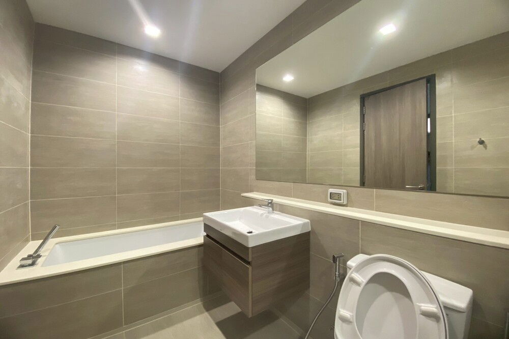 picture 🔥 For Rent !!🔥 Code C20250700071....Rhythm Charoenkrung Pavillion, 3 bed, 3 bath, East Facing, high floor 32++, furnished, ready to move in 📣📣 - 10/11