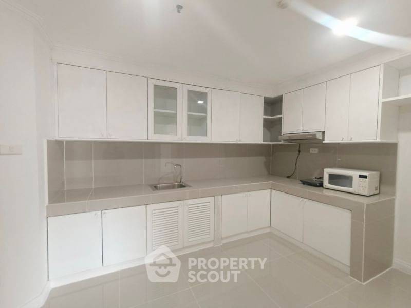 picture 3-BR Condo at The Waterford Park Sukhumvit 53 Condominium near BTS Thong Lor (ID 993996) - 18/19