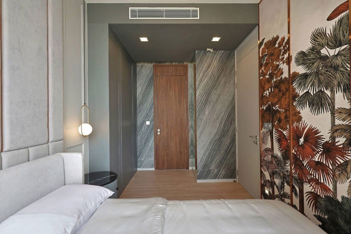 picture The ESSE                     Asoke  - 5/10