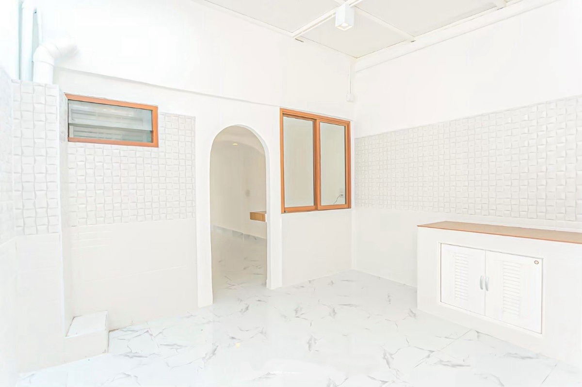 รูป S345 🏡 ขายด่วน หมู่บ้านเฟรนชิฟ มัยลาภ บ้านรีโนเวทสไตล์ Minimal สวยจบครบพร้อมอยู่ เหลือเพียง 2.99 ล้านบาทเท่านั้น โปรแรงพร้อมโอนฟรี - รูปที่ 4/13