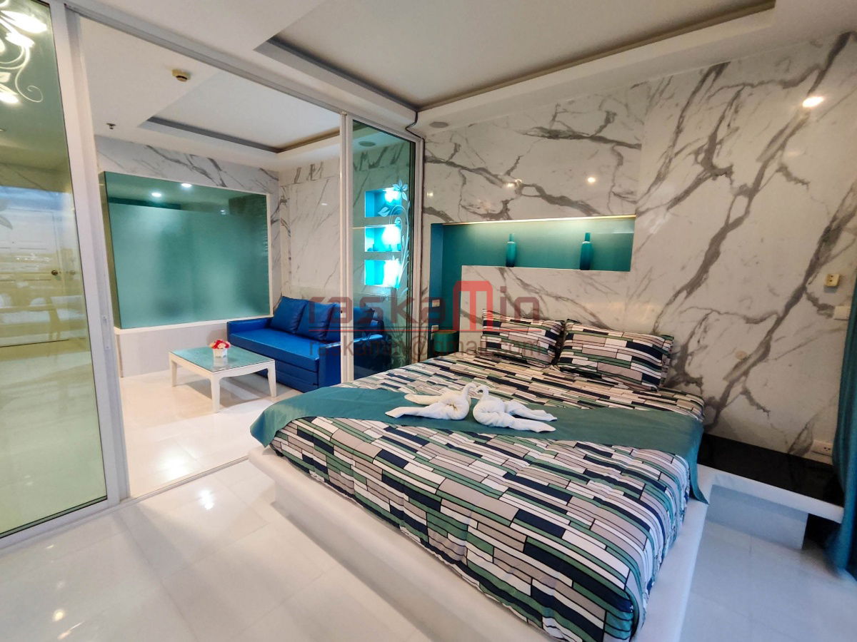 picture Newly Renovated Seaview Condo – View Talay 6, Pattaya Beach - 6/12