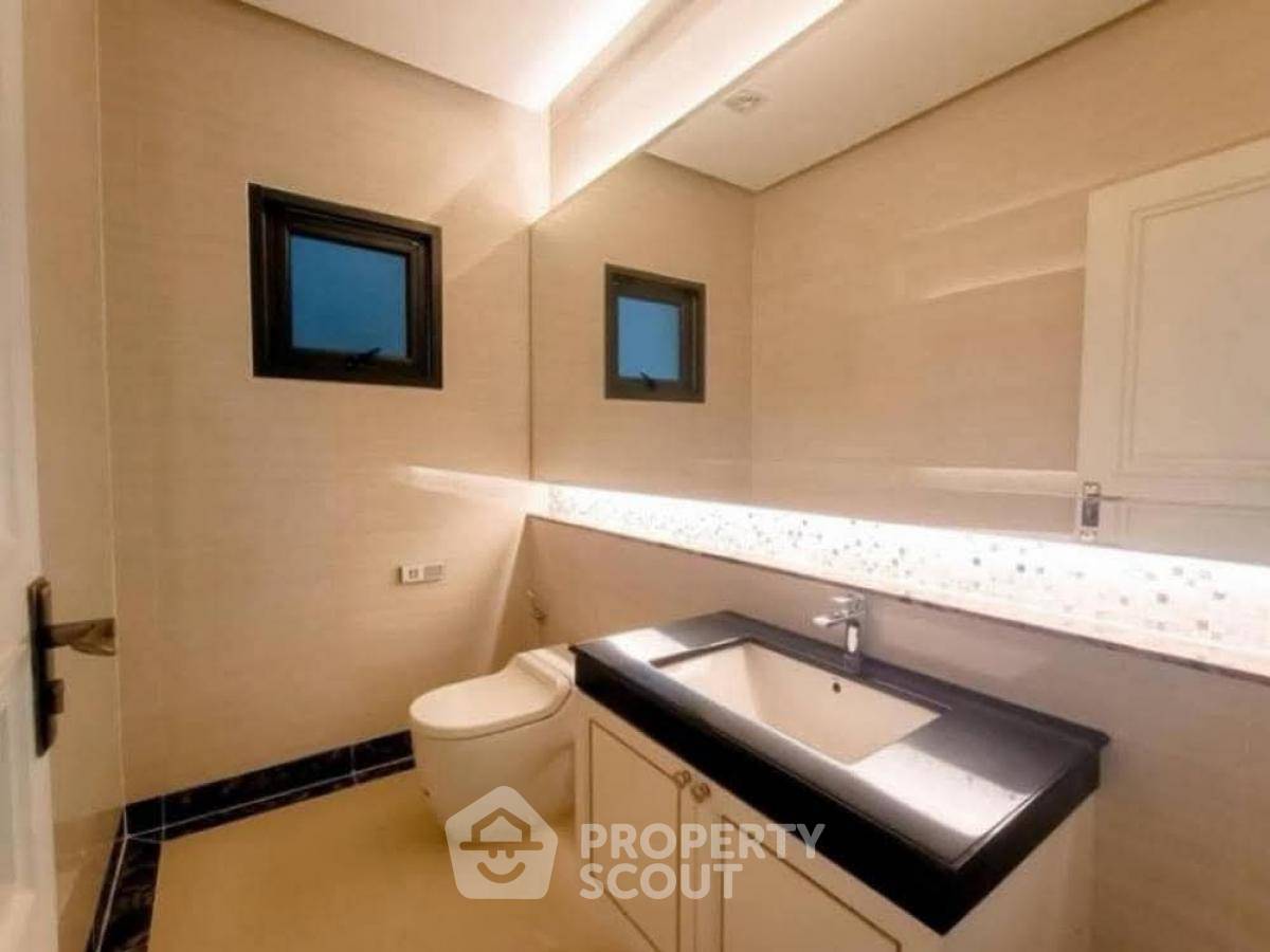 picture 5-BR House in Sala Thammasop (ID 2053651) - 10/16