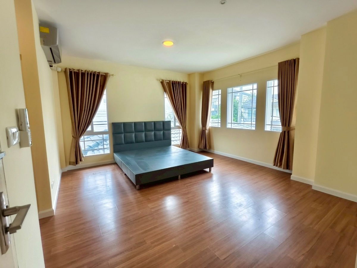 picture Luxury house with tenants, income starting from the transfer date - 13/24