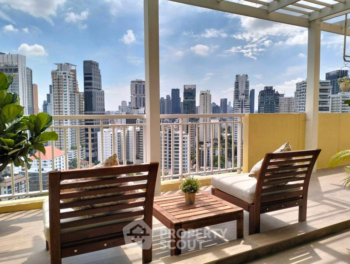 picture 4-BR Condo at Wilshire near BTS Phrom Phong (ID 1326679) - 8/17
