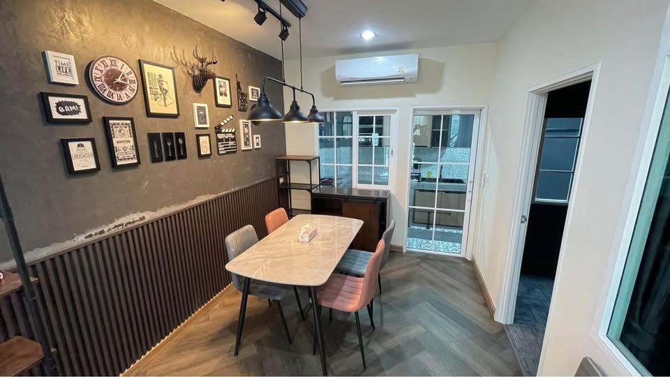 picture Townhome ready to move in (Ram-Intra Wongwaen) - 2/18