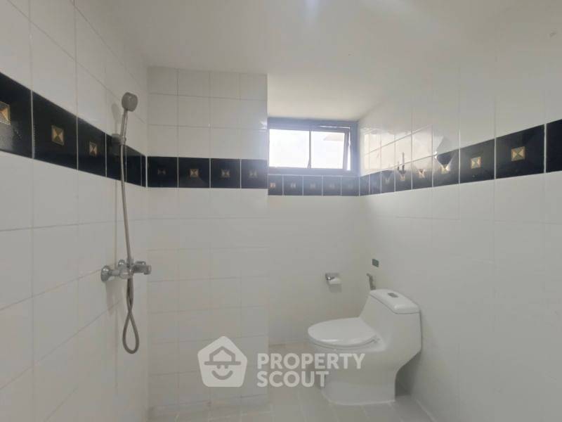 picture 3-BR Condo at The Waterford Park Sukhumvit 53 Condominium near BTS Thong Lor (ID 993996) - 14/19