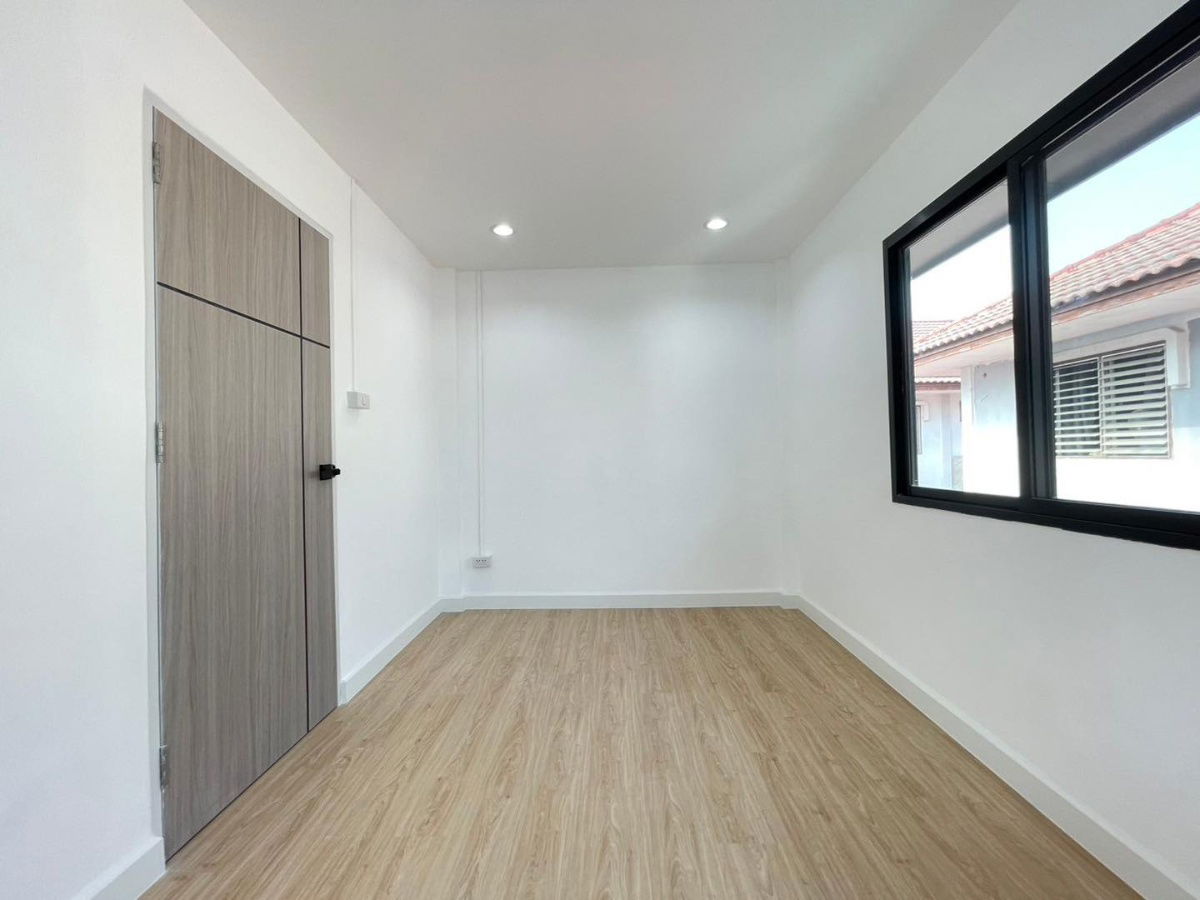 picture For sale: townhouse 25.5 sq.w. in Phra Pin 4 Village, Phetkasem 81, Bang Bon 5 Road. - 24/35