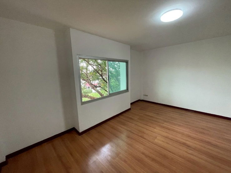 picture Modern 3-Storey Townhome at Vista Park Vibhavadi | Best Deal in the Project | Prime Location Near 3 Mass Transit Lines - 4/10