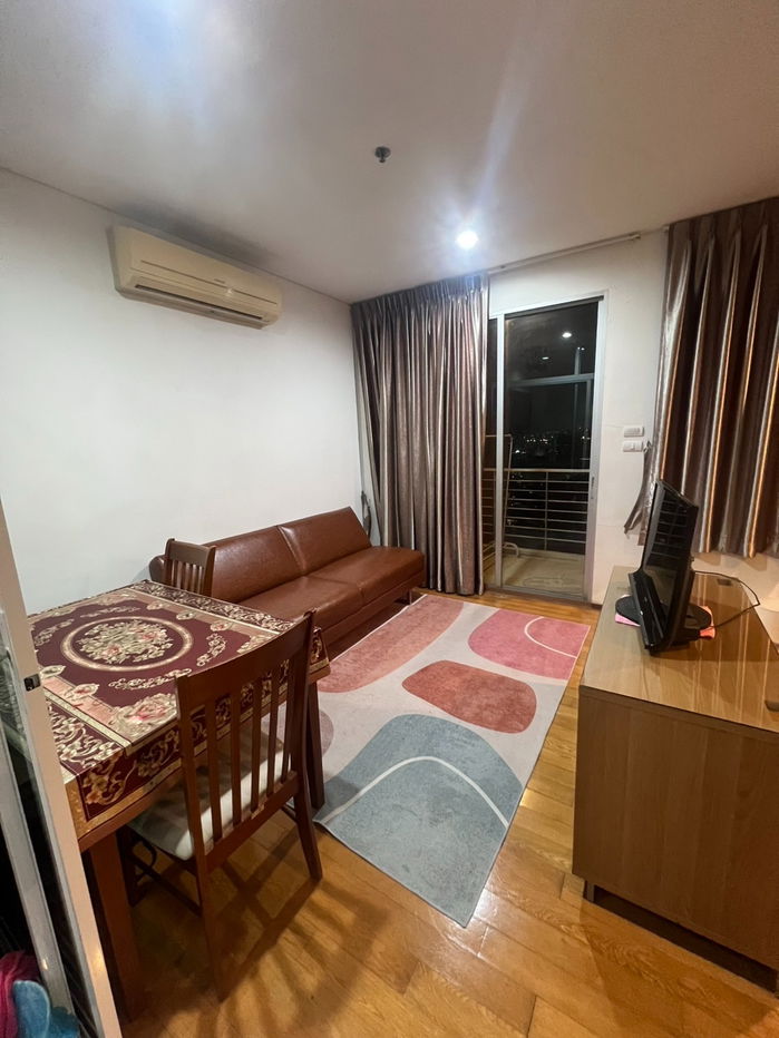 รูป ให้เช่าด่วน! ห้องสวย ราคาพิเศษสุด! คอนโดหรู Villa Sathorn - 1 ห้องนอน - 40 ตร.ม. (พิเศษห้องทำเป็น 1 ห้องนอน มีฉากกั้น) - รูปที่ 4/4