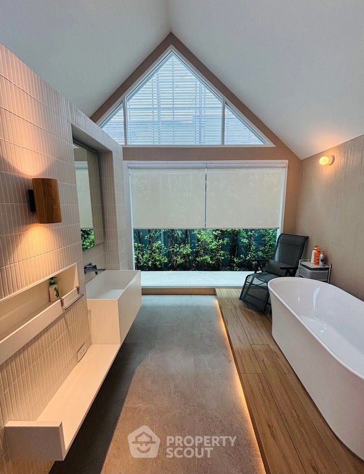 picture Beautiful 5-Bedroom Single Home – Like New at Setthasiri-Krungthep Kreetha 2 (ID 2232656) - 17/22