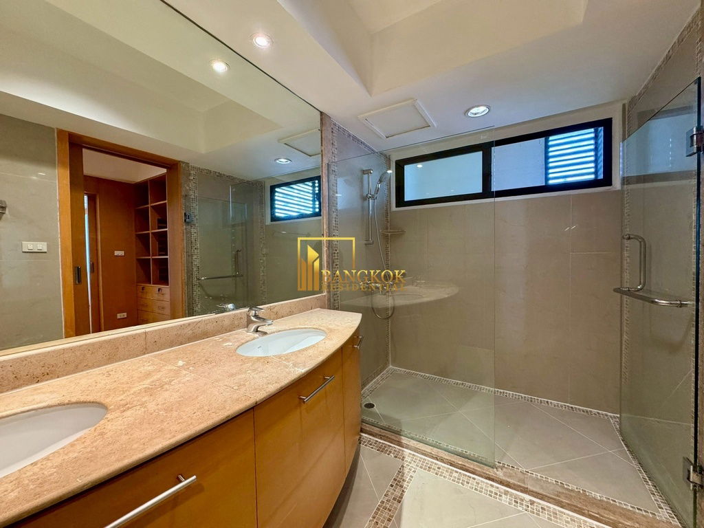 รูป Renovated 3 Bedroom Apartment For Rent in Phrom Phong - BR21064AP - รูปที่ 23/47
