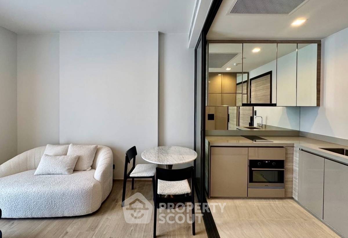 picture 1-BR Condo at The Crest Park Residences near MRT Phahon Yothin (ID 2205752) - 2/13