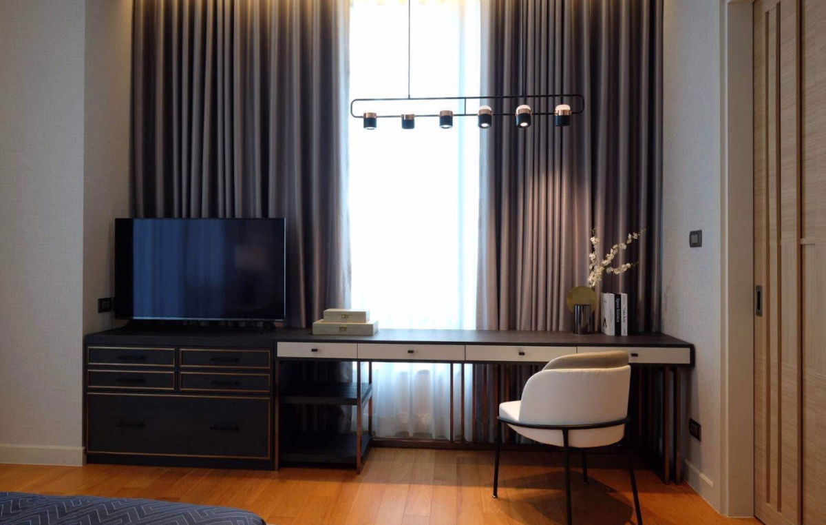 picture Sindhorn                  Residence - 9/14