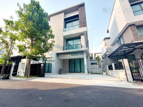 🔺 For Rent 3-story Twin house BAAN KLANG MUANG CLASSE EKKAMAI - RAMINTRA 4 bedroom 4 bathroom