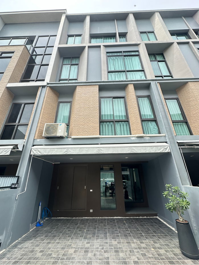 รูป Luxury Townhome ใจกลางพัฒนาการ ใกล้ BTS อ่อนนุช เพียง 47,000/เดือน! Estara Haven พัฒนาการ 20 | 3 ชั้น 3 นอน 4 น้ำ พร้อมเฟอร์ฯ ครบ - รูปที่ 1/15