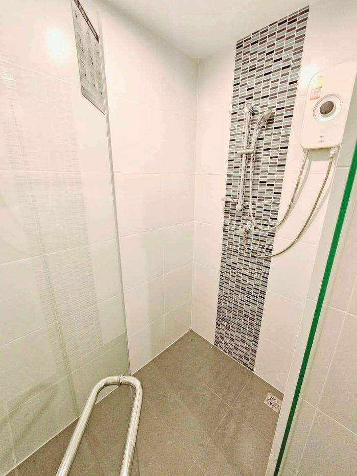 picture 2 bedroom condo near Sky Train Station MRT Bangson - 8/12