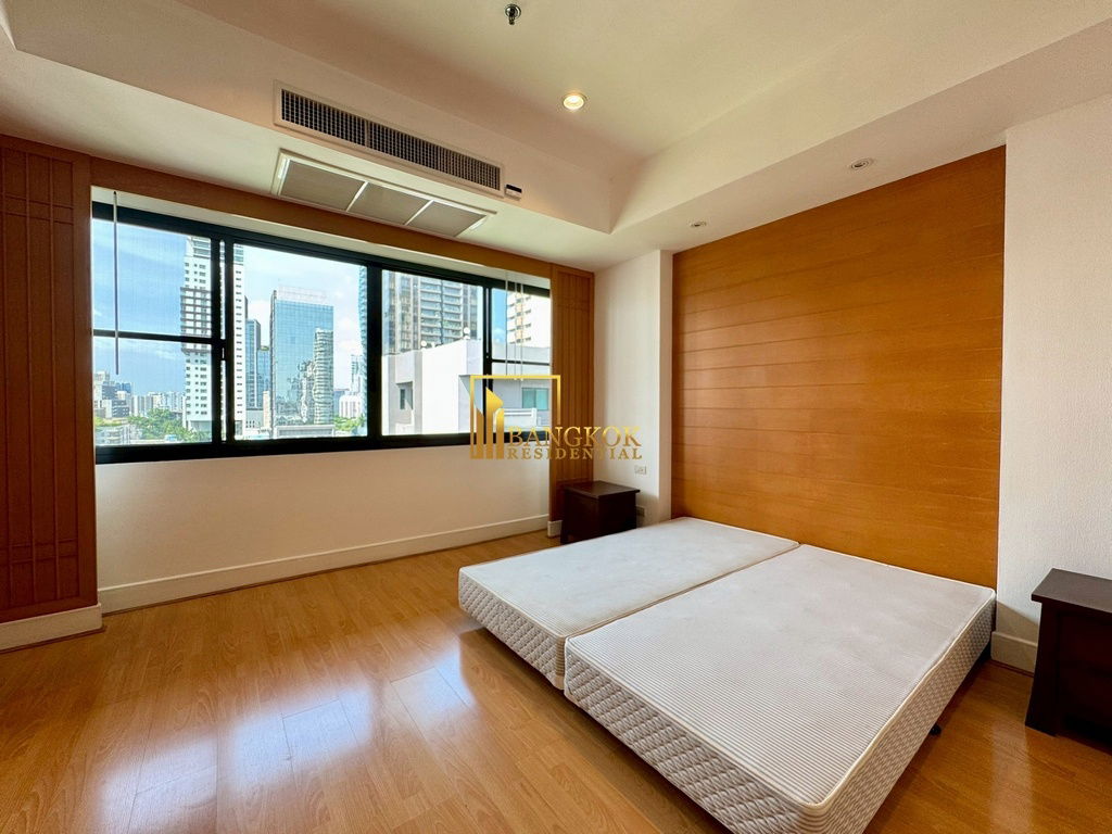 รูป Renovated 3 Bedroom Apartment For Rent in Phrom Phong - BR21064AP - รูปที่ 18/47
