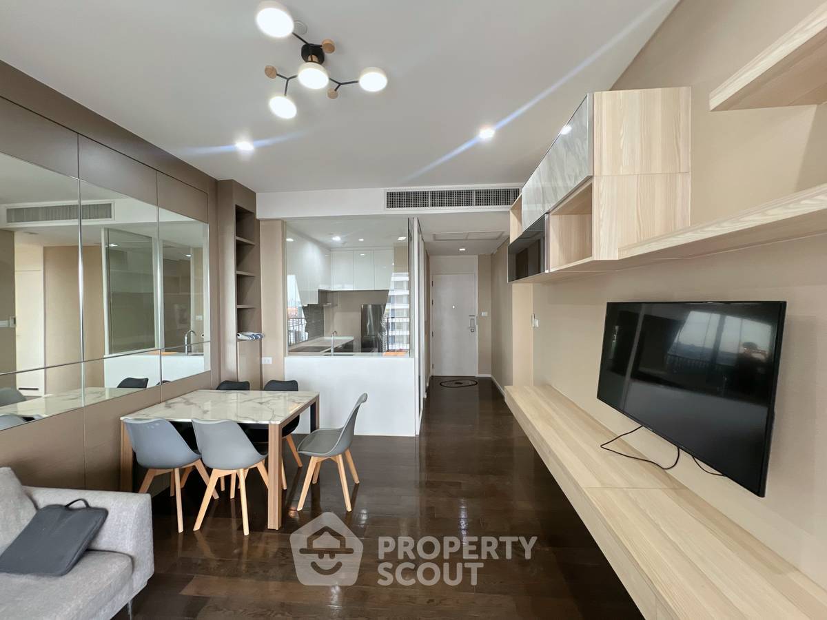 picture 2-BR Condo at The Saint Residences near MRT Phahon Yothin (ID 2110304) - 2/10
