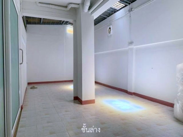 รูป โรบินสัน บางรัก 1.2กม. ให้เช่าอาคาร 5.5 ชั้น+ชั้นลอย 389 ตร.ม.19 ตร.วา. 5นอน 6น้ำ BTS สุรศักดิ์ 900ม. รีโนเวทใหม่ โฮสเทล ย่านสาทร - รูปที่ 4/9
