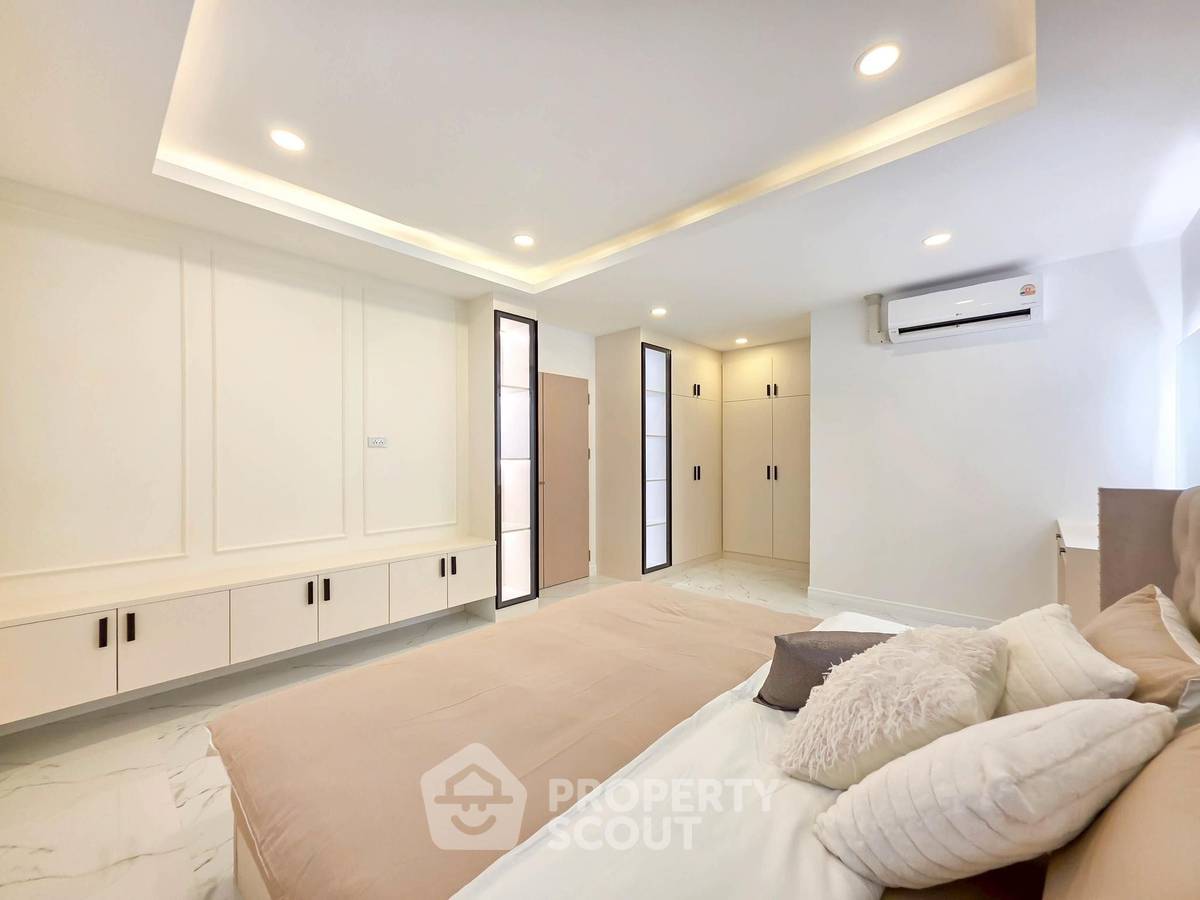 picture 5-BR Villa close to Pattaya (ID 2232248) - 16/19