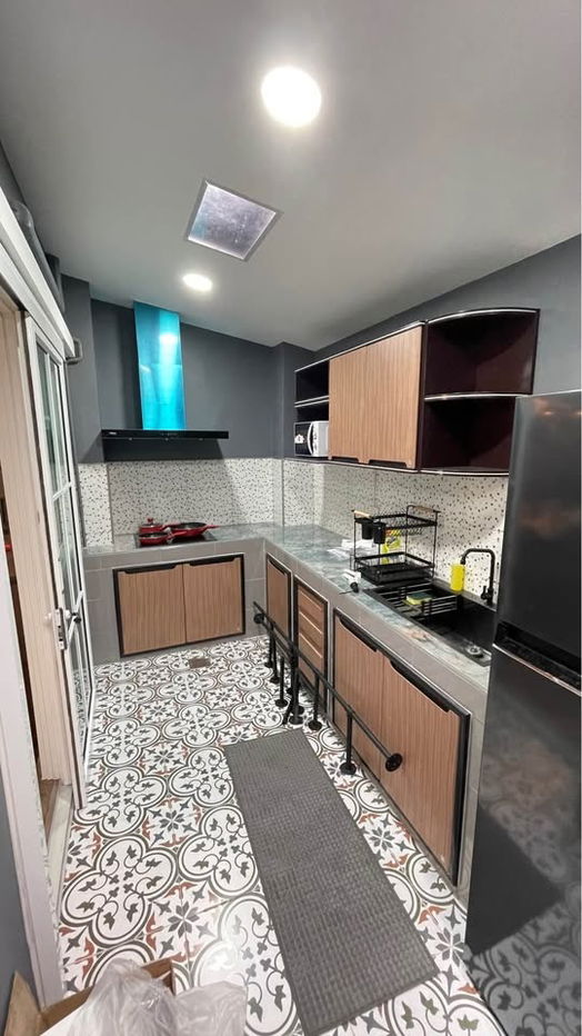 picture Townhome ready to move in (Ram-Intra Wongwaen) - 10/18