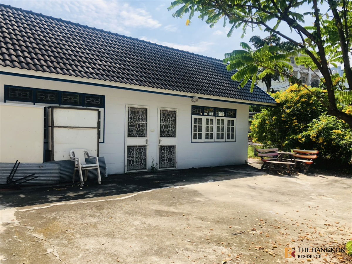 picture House Area Klongsan, Near Icon Siam & BTS Charoen Nakhon - 11/12