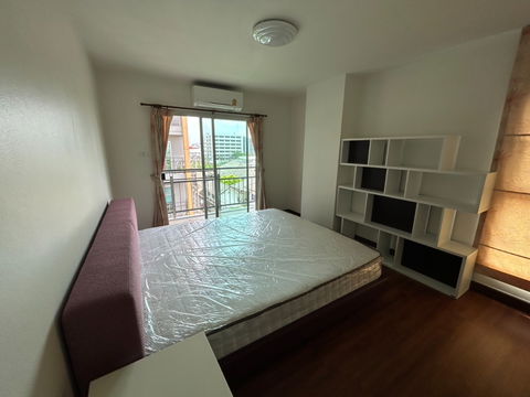 P-95879 Condo for rent The Escape fully furnished (Confirm again when visit). 