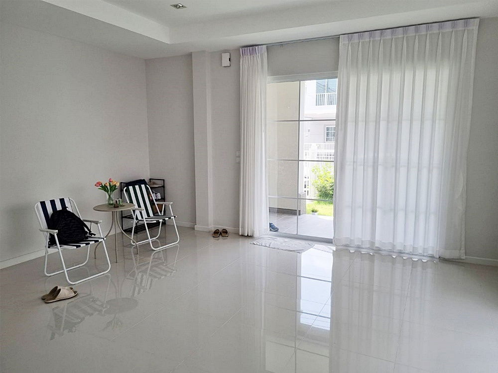 รูป Call : 081-427-3232 โครงการ วรารมย์ ราชพฤกษ์ ตัดใหม่ 56 ตร.วา 4 นอน 3 น้ำ บ้านทิศเหนือ แถมแอร์ 5 เครื่อง กันสาด มุ้งลวด ผ้าม่านครบ เฟอร์บิ้วท์อิน - รูปที่ 4/14