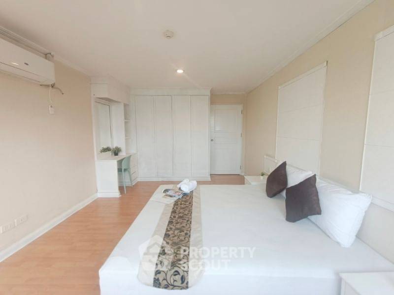 picture 3-BR Condo at The Waterford Park Sukhumvit 53 Condominium near BTS Thong Lor (ID 993996) - 3/19
