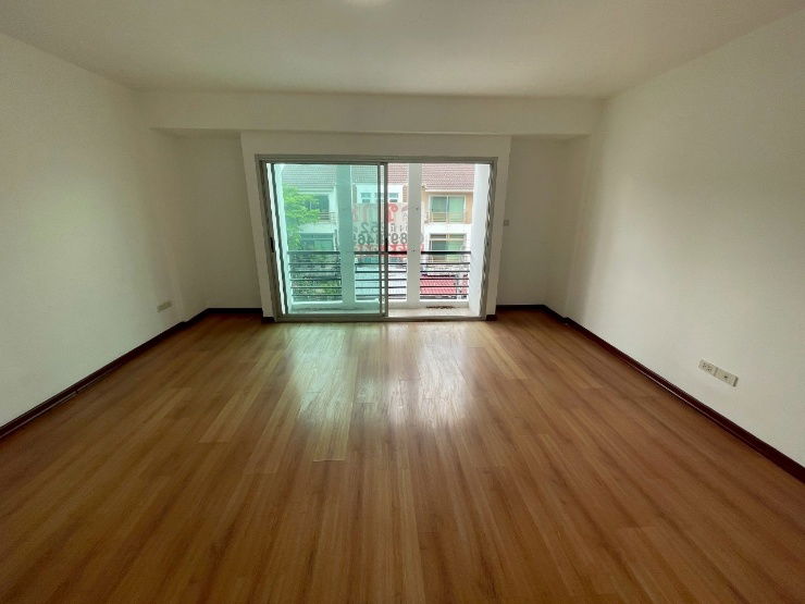 picture Modern 3-Storey Townhome at Vista Park Vibhavadi | Best Deal in the Project | Prime Location Near 3 Mass Transit Lines - 5/10