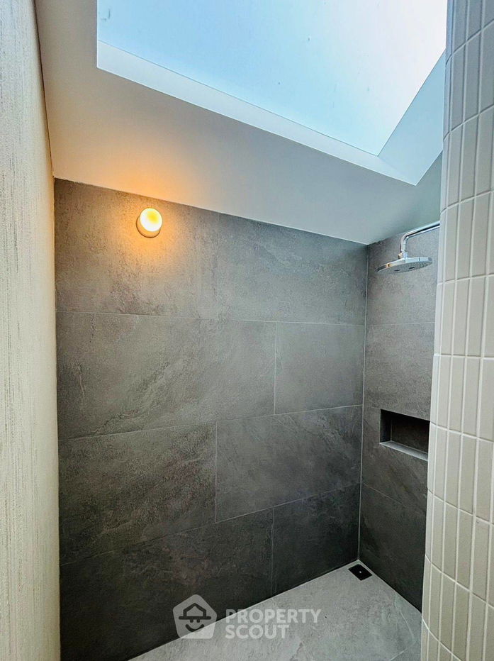 picture Beautiful 5-Bedroom Single Home – Like New at Setthasiri-Krungthep Kreetha 2 (ID 2232656) - 18/22