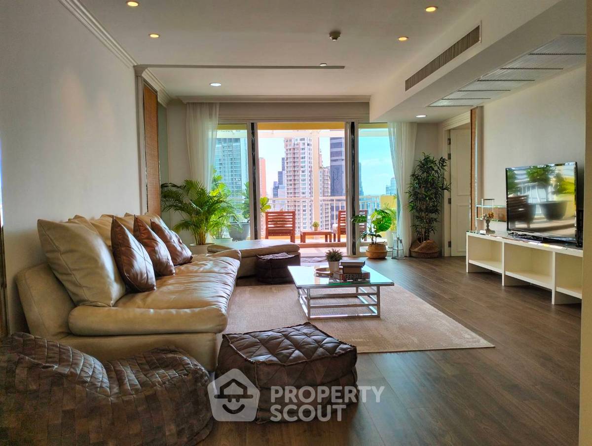 picture 4-BR Condo at Wilshire near BTS Phrom Phong (ID 1326679) - 1/17