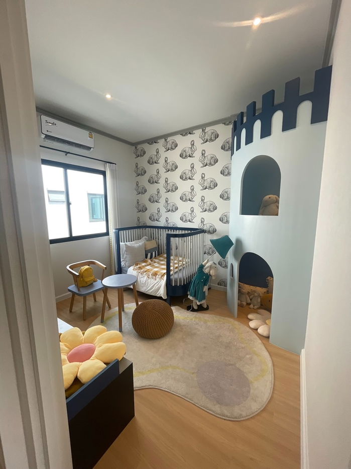 picture Showroom 2-storey townhome for sale, fully furnished, ready to move in, located in t🏡 he prime Pattanakarn area, within a Sansiri development. - 12/14