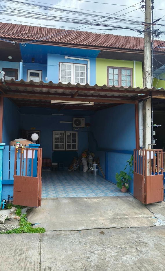 รูป ขายทาวเฮ้าส์หมู่บ้านฉัตรไพลินราคาถูก - รูปที่ 1/3