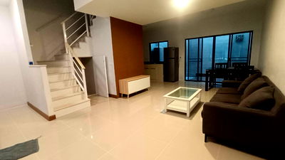 เช่าทาวน์โฮม ม.นานาชาติแสตมฟอร์ด : 🏡 ให้เช่าทาวน์โฮม The Connect สวนหลวง–อ่อนนุช  ✨ Pet Friendly เลี้ยงสัตว์ได้ 🐶🐱 