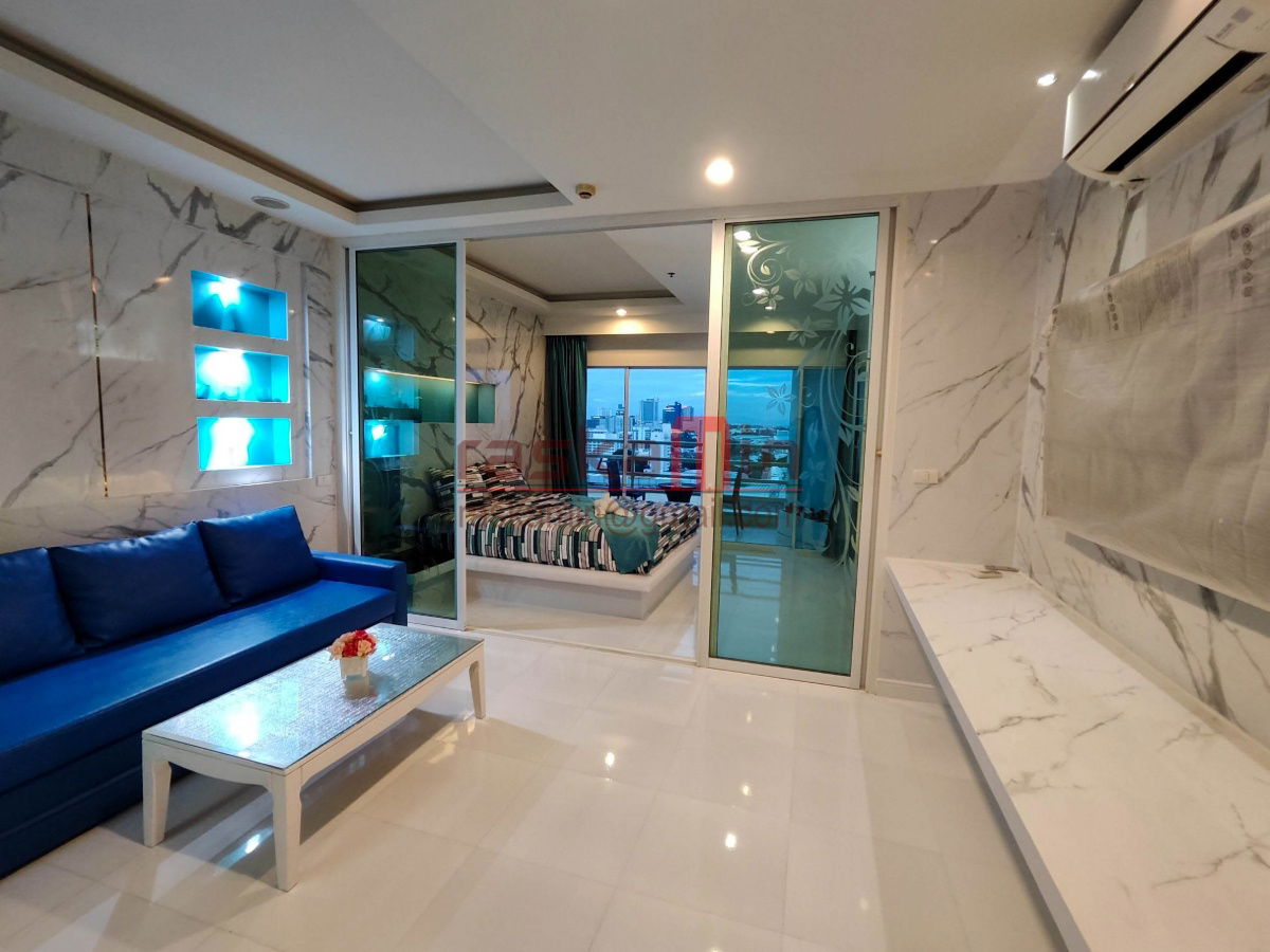 picture Newly Renovated Seaview Condo – View Talay 6, Pattaya Beach - 7/12