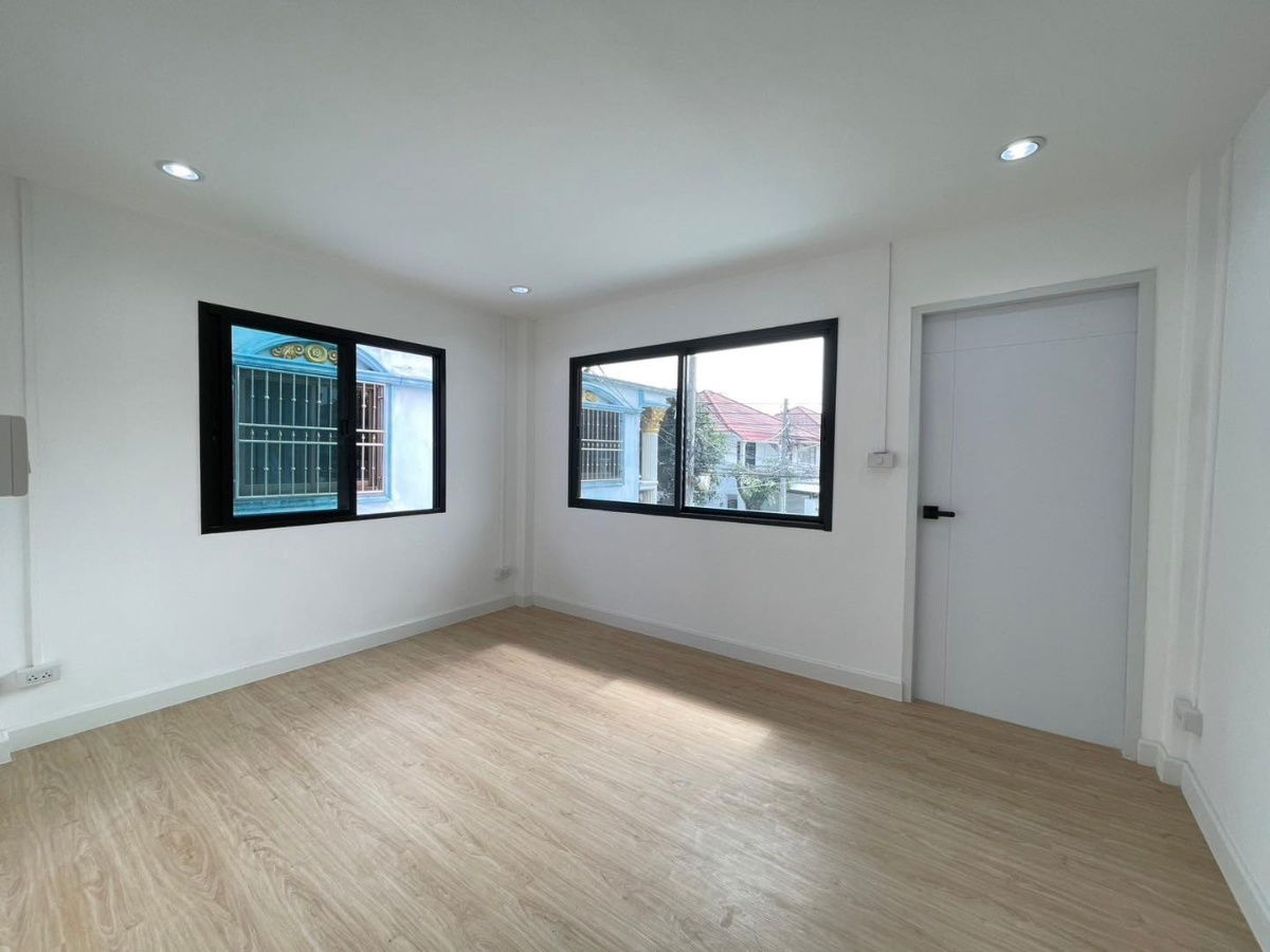 picture For sale: townhouse 25.5 sq.w. in Phra Pin 4 Village, Phetkasem 81, Bang Bon 5 Road. - 29/35