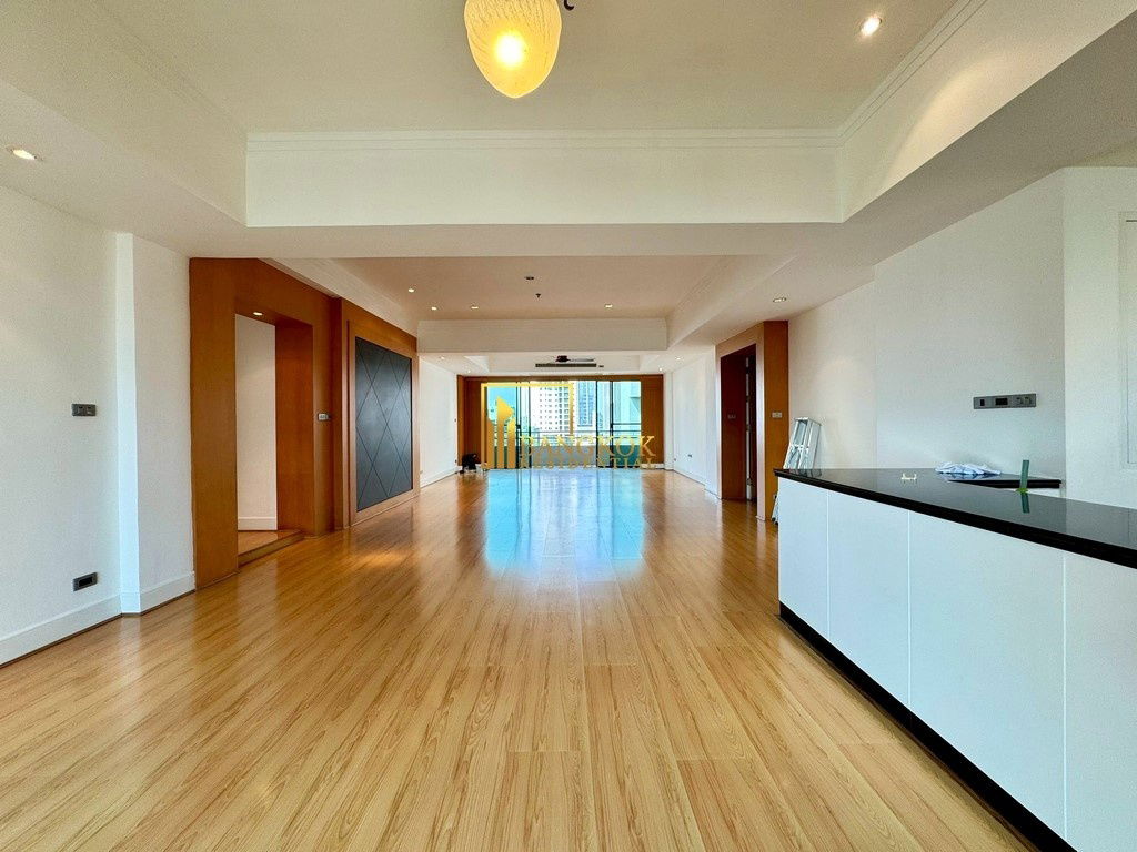 รูป Renovated 3 Bedroom Apartment For Rent in Phrom Phong - BR21064AP - รูปที่ 7/47